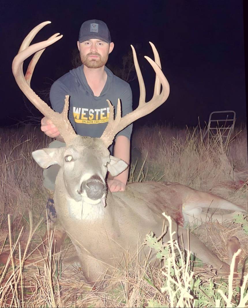 Whitetail deer hunt with Bitter Creek Outfitters in southwest Oklahoma
