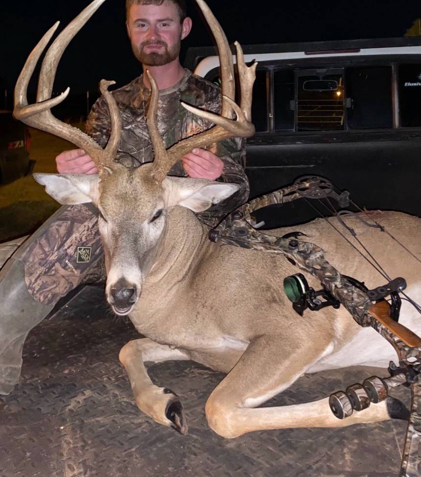 Whitetail deer hunt with Bitter Creek Outfitters in southwest Oklahoma