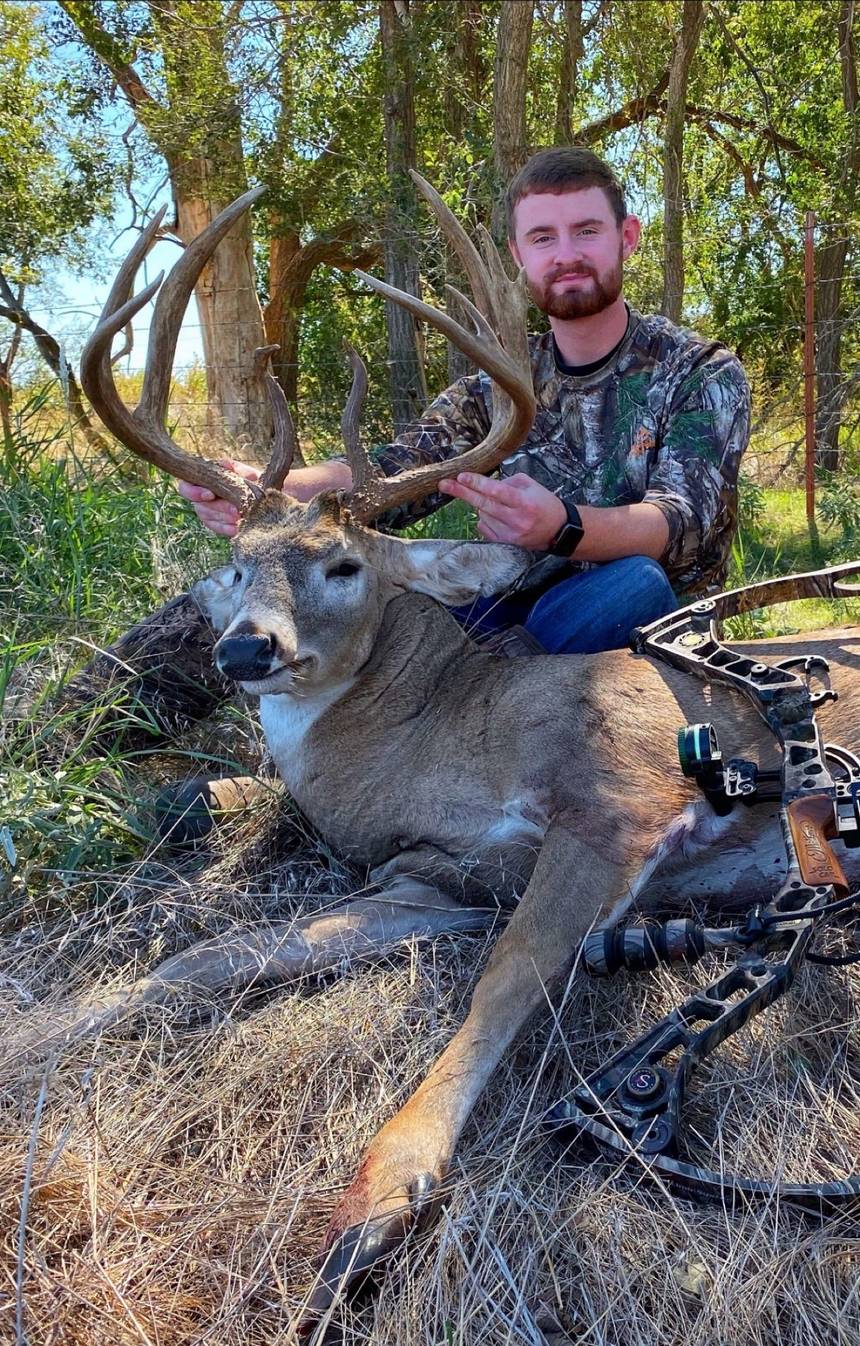 Whitetail deer hunt with Bitter Creek Outfitters in southwest Oklahoma